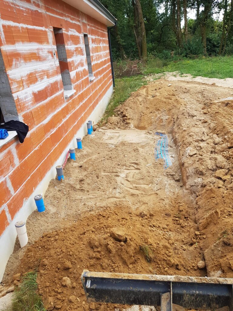 TERRASSEMENT ESCUDERO met à votre disposition notre savoir-faire pour réaliser vos travaux de terrassement et d’assainissement