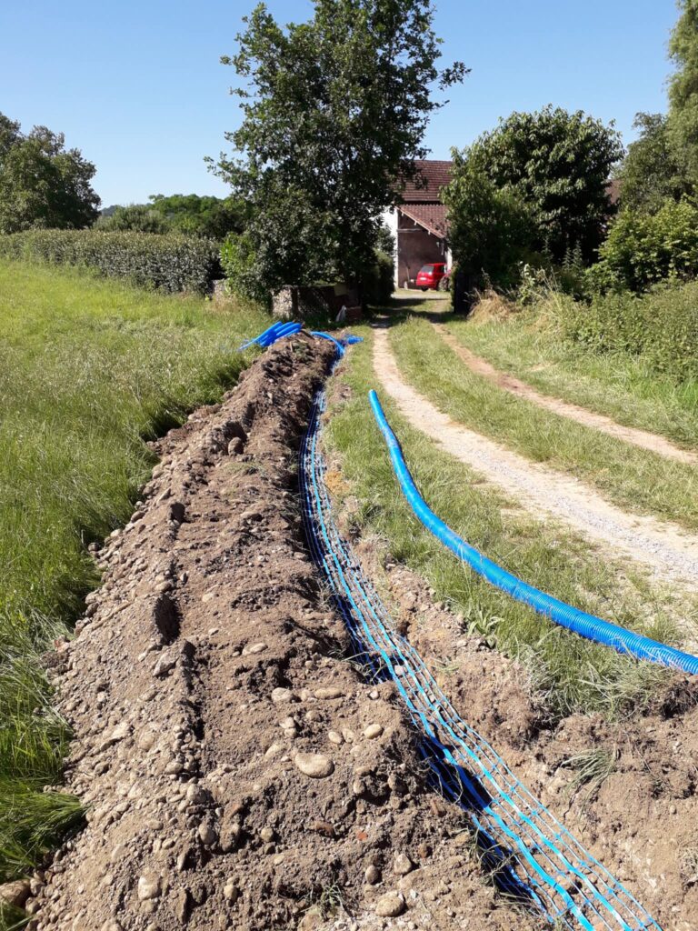 TERRASSEMENT ESCUDERO met à votre disposition notre savoir-faire pour réaliser vos travaux de terrassement et d’assainissement