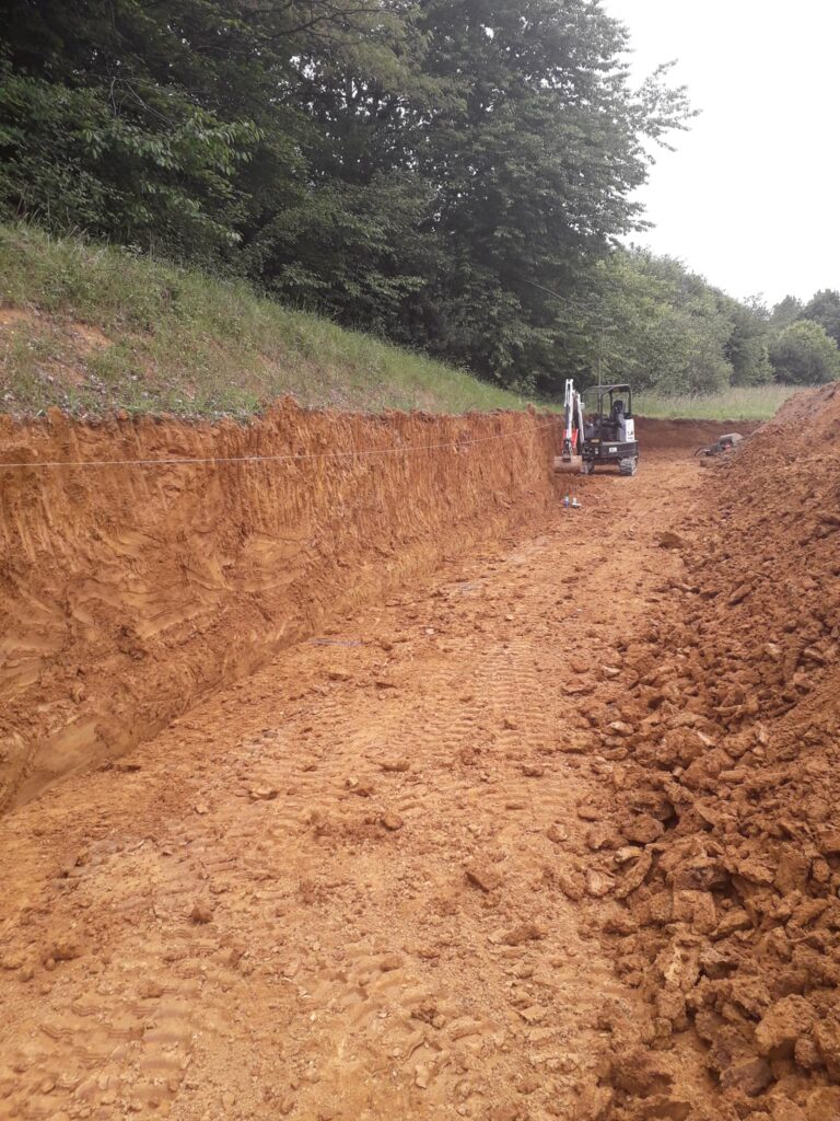 TERRASSEMENT ESCUDERO met à votre disposition notre savoir-faire pour réaliser vos travaux de terrassement et d’assainissement