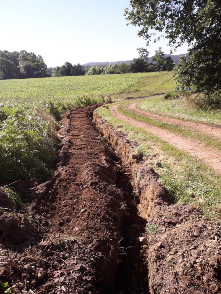 TERRASSEMENT ESCUDERO met à votre disposition notre savoir-faire pour réaliser vos travaux de terrassement et d’assainissement