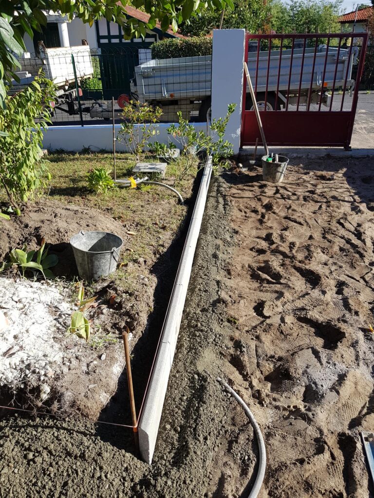 TERRASSEMENT ESCUDERO met à votre disposition notre savoir-faire pour réaliser vos travaux de terrassement et d’assainissement